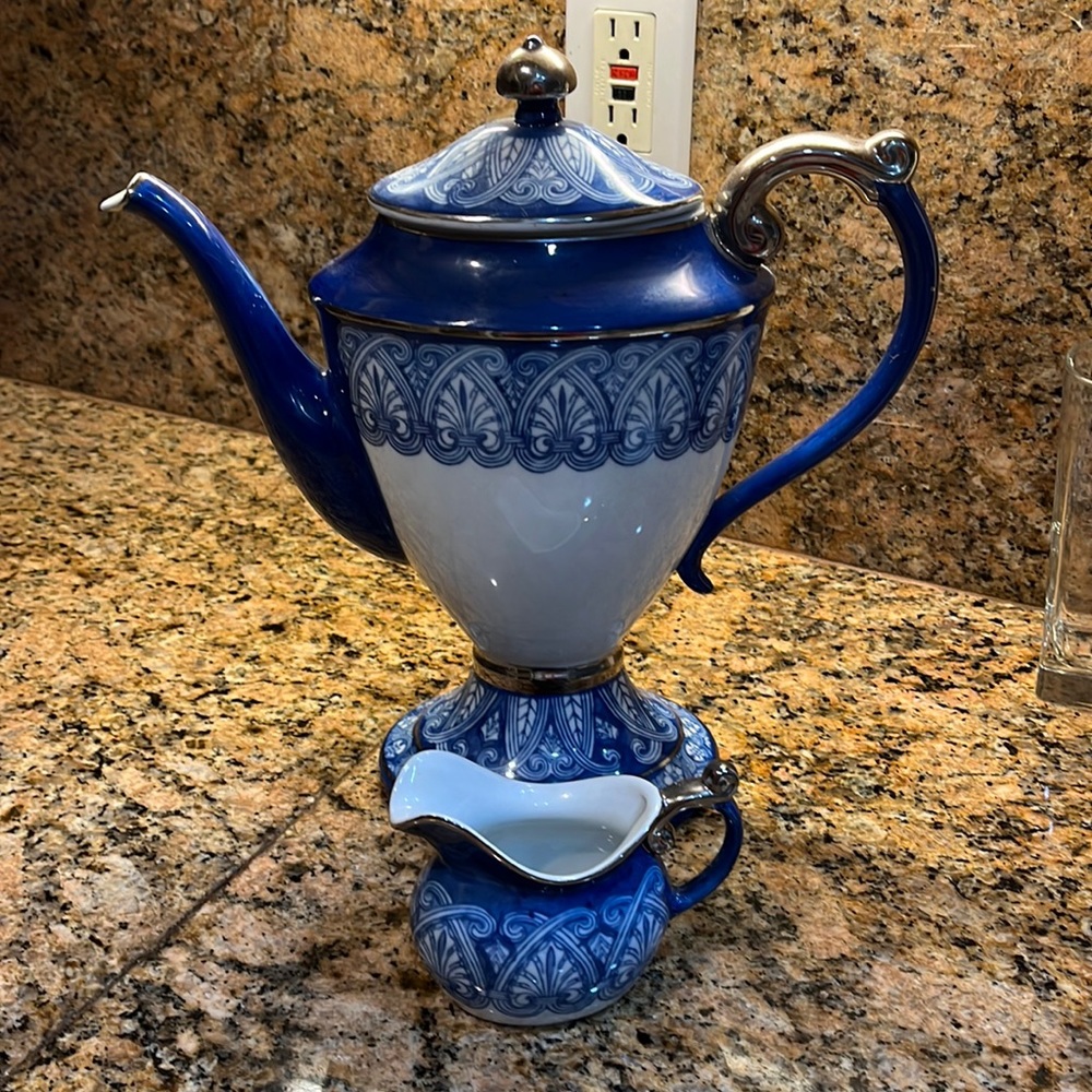 Vintage Bombay Tile Coffee Pot white/blue and creamer